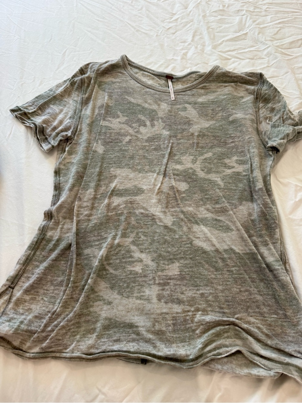 Free People Women's Short Sleeve Camo Tee - Olive/Gray